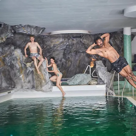 Saalbacher Hof 4* Σάαλμπαχ-Χίντεργκλεμ