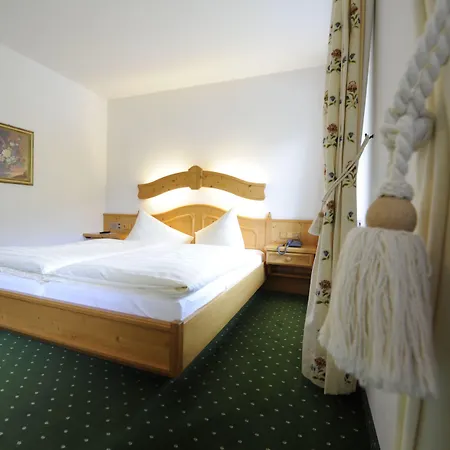 Ξενοδοχείο Saalbacher Hof 4*