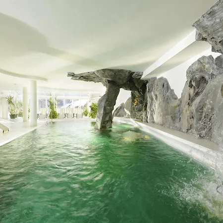 Saalbacher Hof 4*