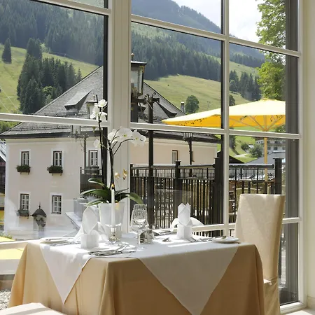 Saalbacher Hof Otel 4*