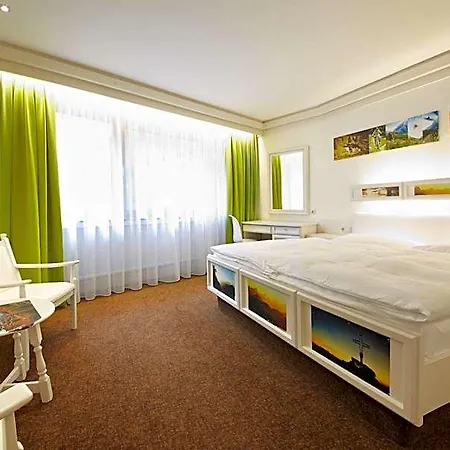 ホテル Saalbacher Hof 4*
